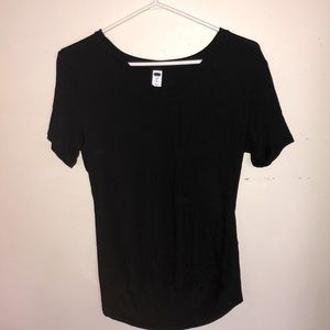Black v-neck tee